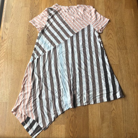 Anthropologie Little Yellow Button Asymmetrical Top Size XS - Picture 6 of 8